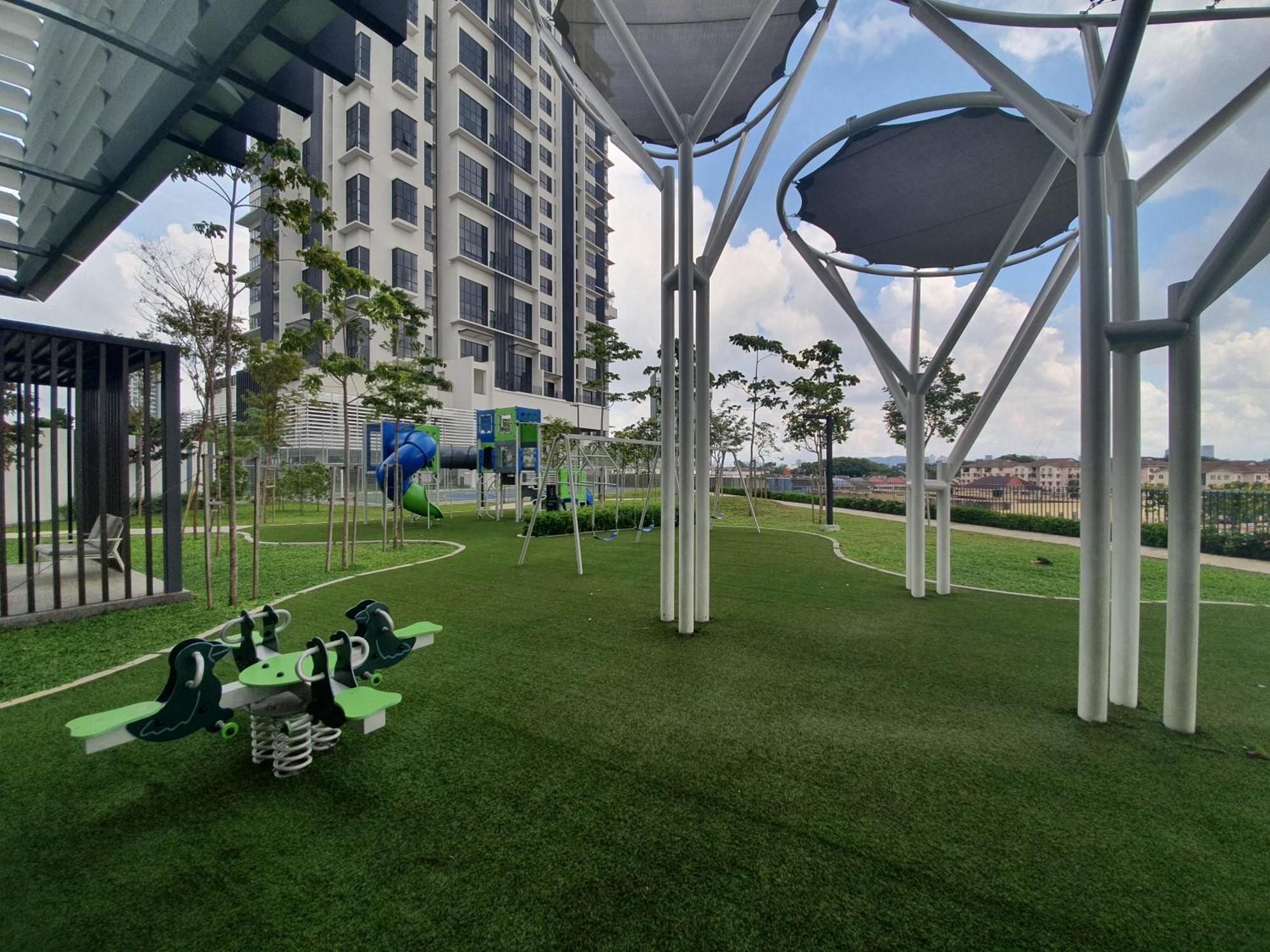 Highpark Suites At Petaling Jaya, Kelana Jaya By Plush 외부 사진